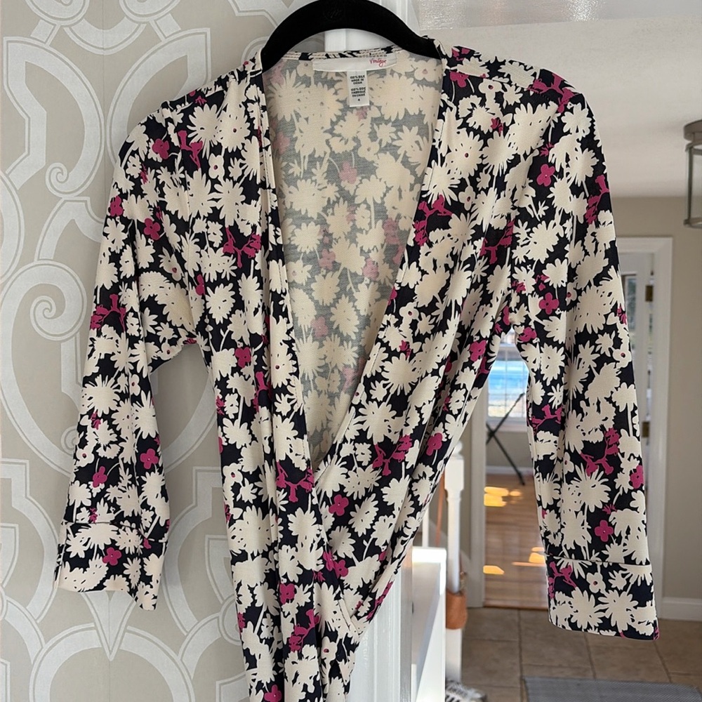 Diane Von Furstenburg classic wrap dress.  "Vintage" floral design.  Size 4